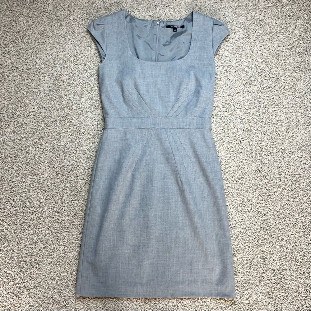 GIANNI BINI Cap Sleeve Square Neck Sheath Dress Knee Length Light Gray Size 4